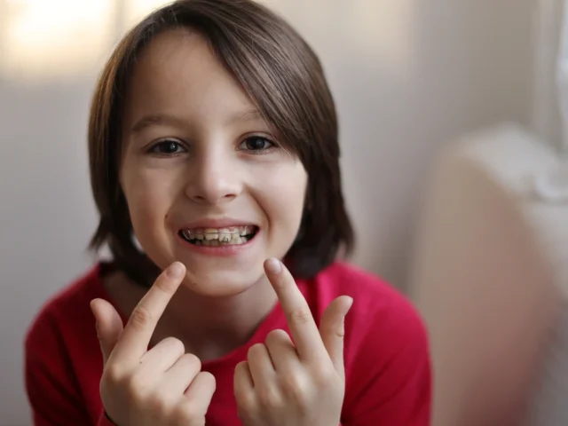 Ile jest zębów mlecznych(20)?Tabela, kolejność i wymiana